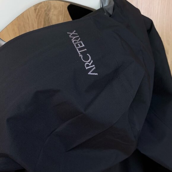 ARCTERYX BETA LT GOE-TXE Jacket-Mens - Picture 6 of 9